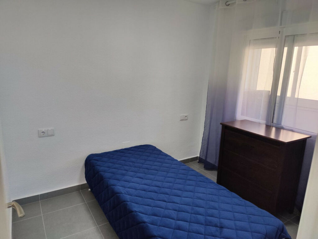 Middle Floor Apartment Torrevieja Alicante - image 5