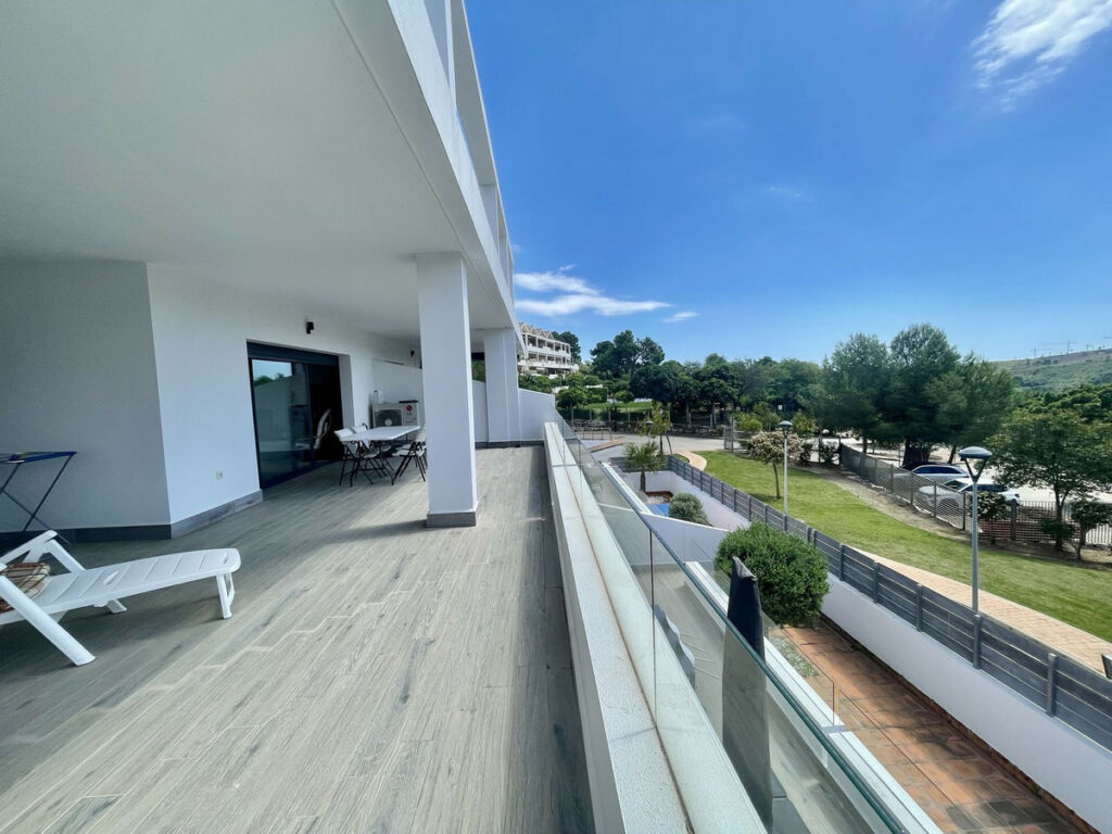 Middle Floor Apartment Estepona Málaga