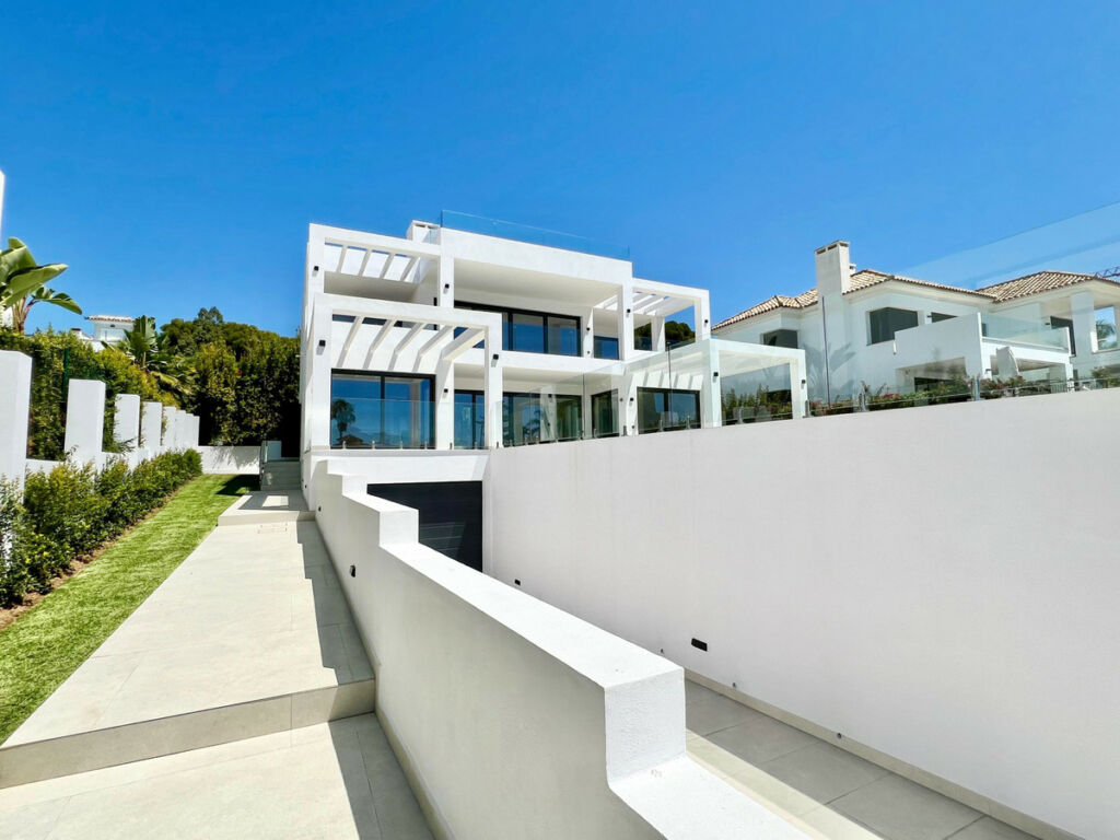 Detached Villa Marbella Málaga - image 5