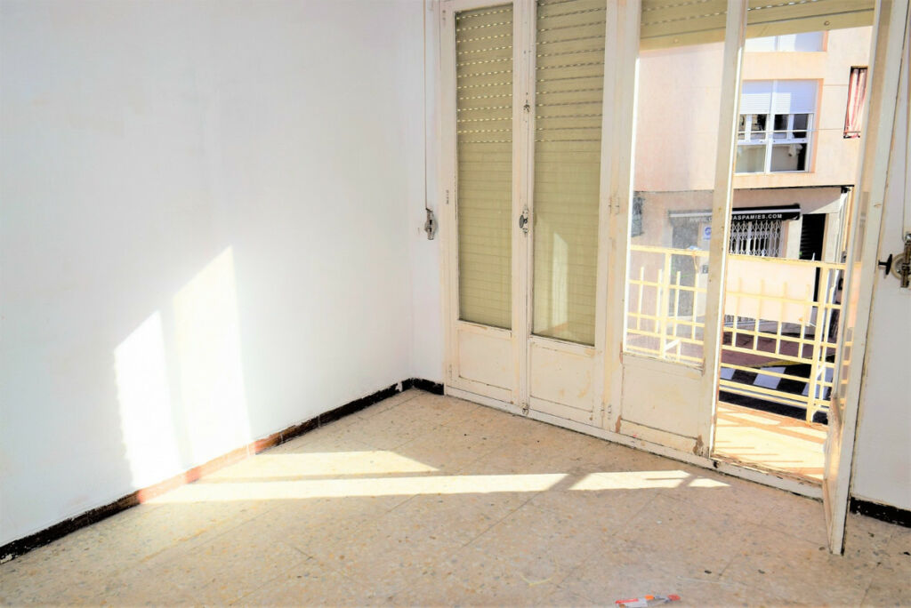 Middle Floor Apartment Guardamar del Segura Alicante - image 5