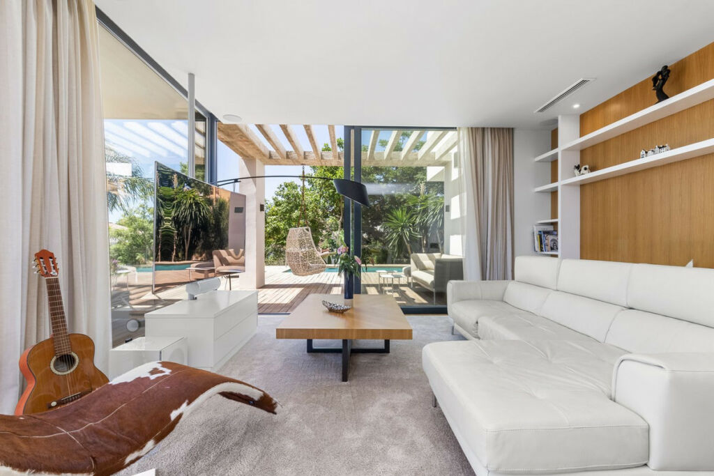Detached Villa Costabella Málaga - image 5