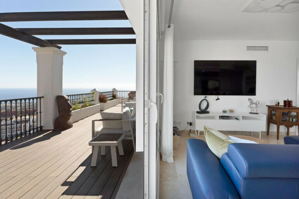 Penthouse Calahonda Málaga - image 6