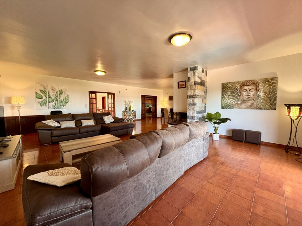 Detached Villa La Nucia Alicante - image 5