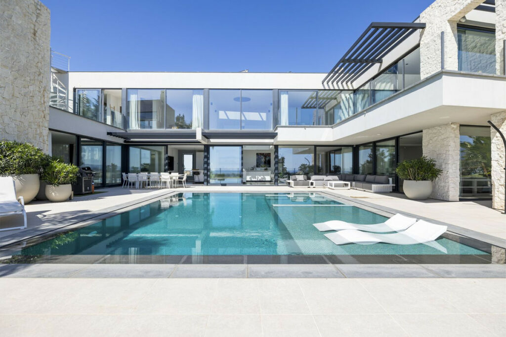 Detached Villa Benahavís Málaga - image 5