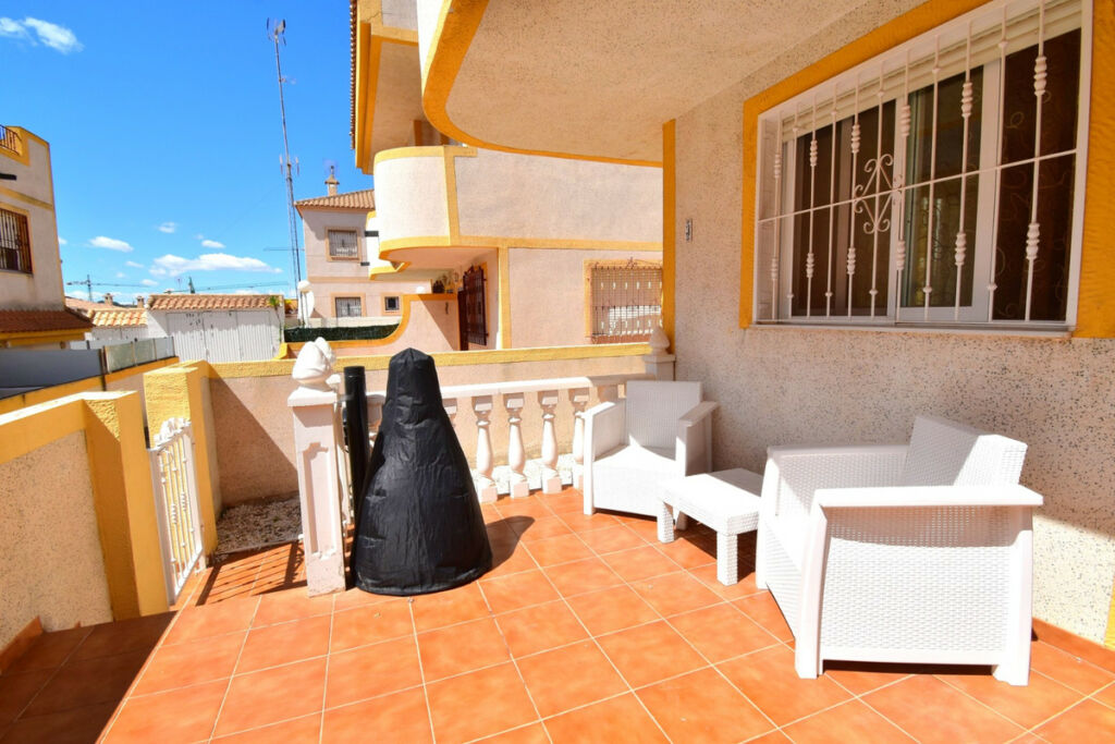 Townhouse Los Altos Alicante - image 5