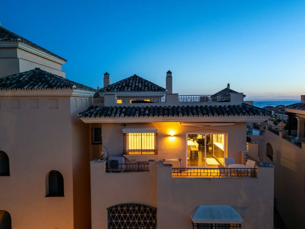 Penthouse Duplex Elviria Málaga - image 7
