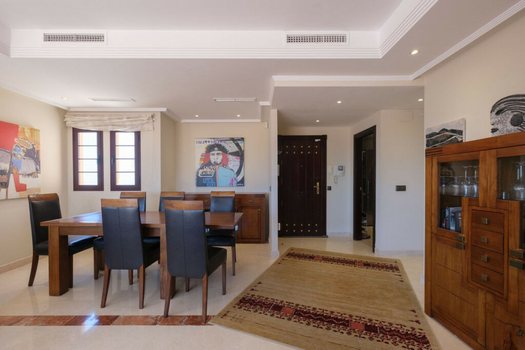 Top Floor Apartment La Mairena Málaga - image 5