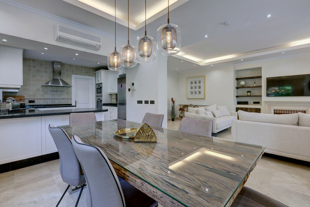 Detached Villa Cabopino Málaga - image 5