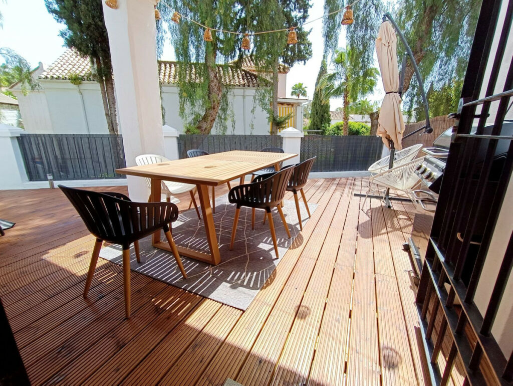Ground Floor Apartment Aloha Málaga - image 5