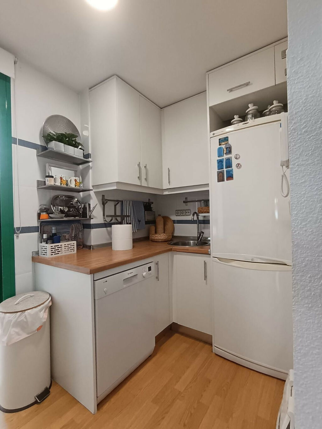 Middle Floor Apartment Estepona Málaga - image 5