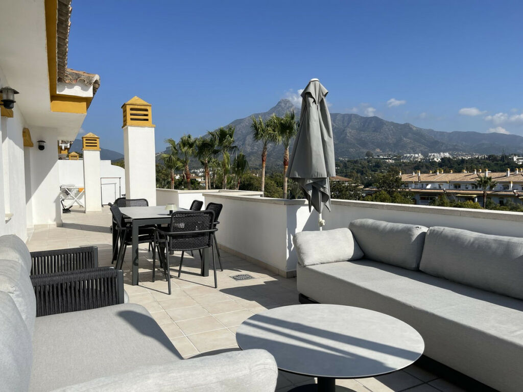 Penthouse Nueva Andalucía Málaga - image 5