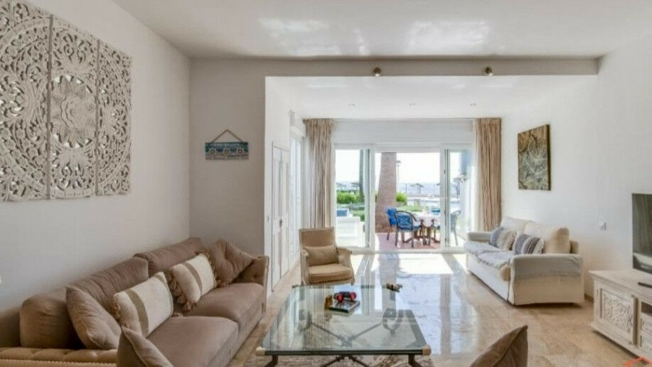 Townhouse Casares Málaga - image 5
