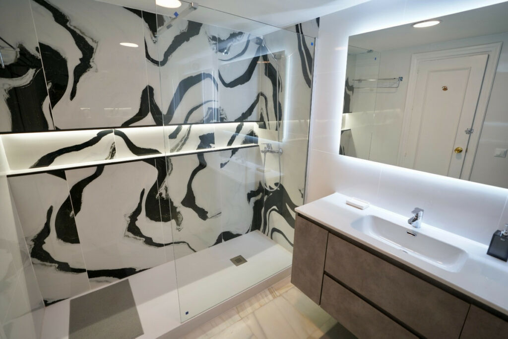 Middle Floor Apartment Marbella Málaga - image 5