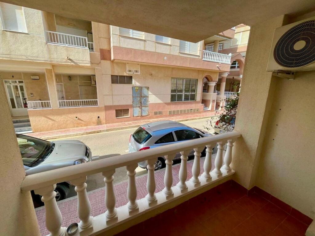 Ground Floor Apartment Torrevieja Alicante - image 5