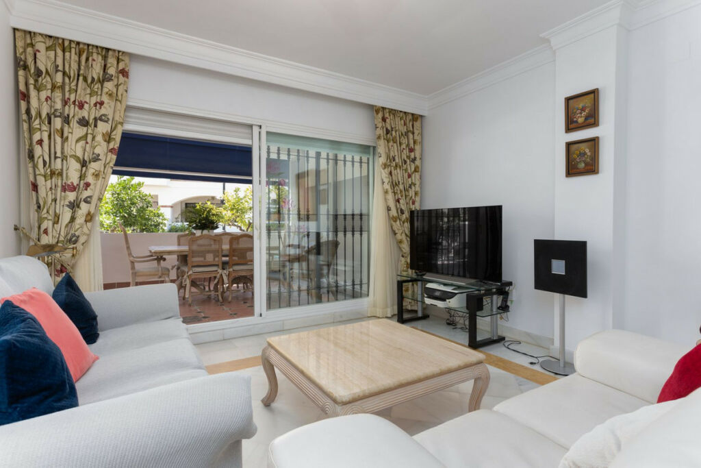 Ground Floor Apartment San Pedro de Alcántara Málaga - image 5