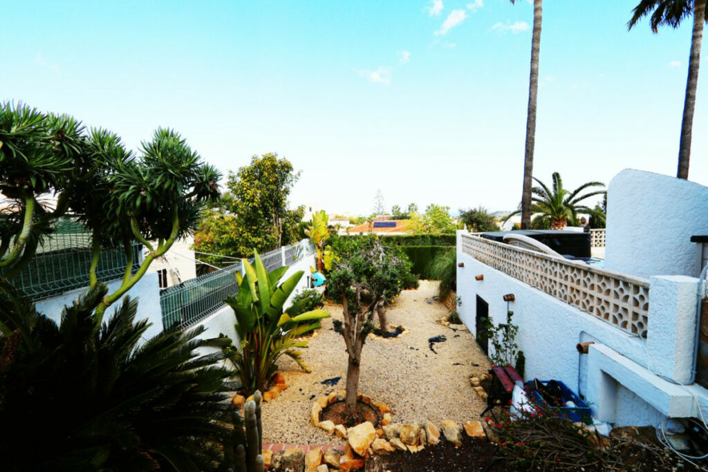 Detached Villa La Nucia Alicante - image 50