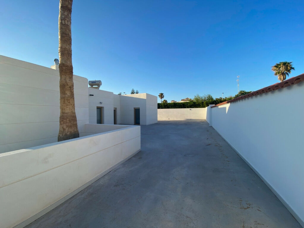 Detached Villa Torrevieja Alicante - image 50