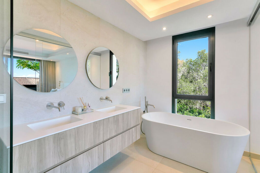 Detached Villa Cabopino Málaga - image 52
