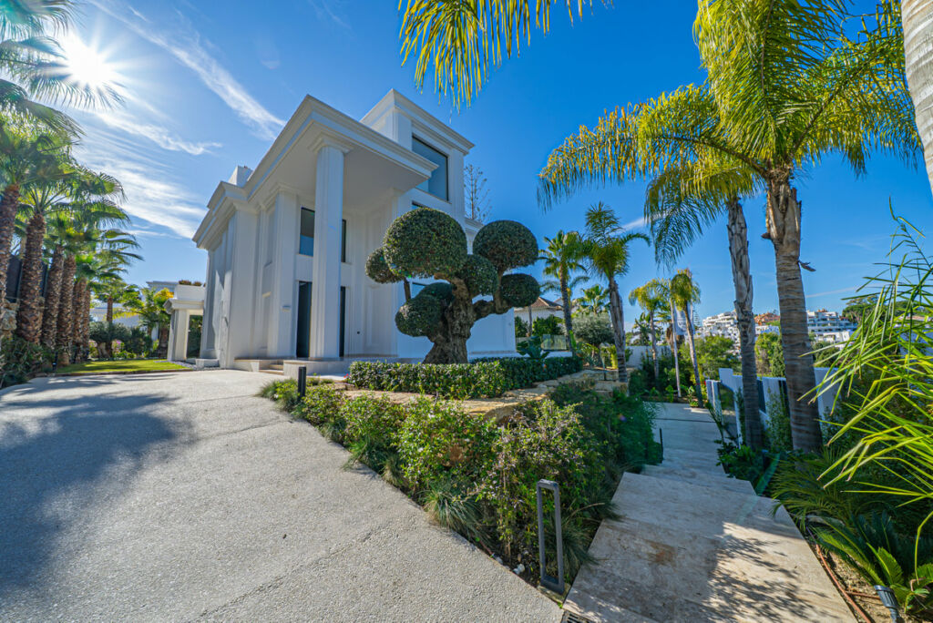 Detached Villa The Golden Mile Málaga - image 54