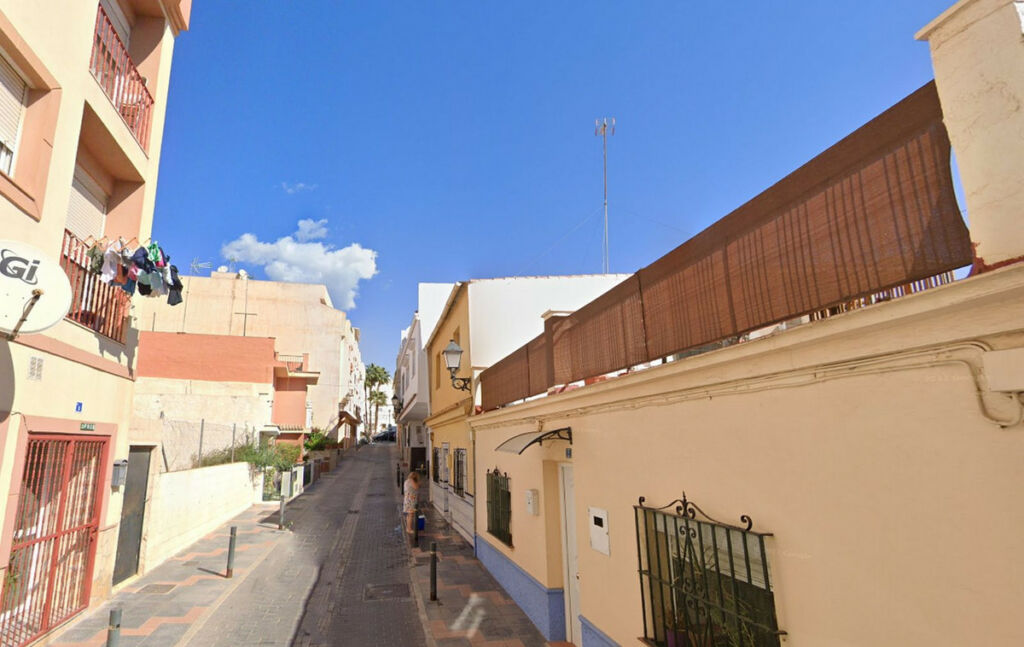 Ground Floor Apartment Las Lagunas Málaga - image 6