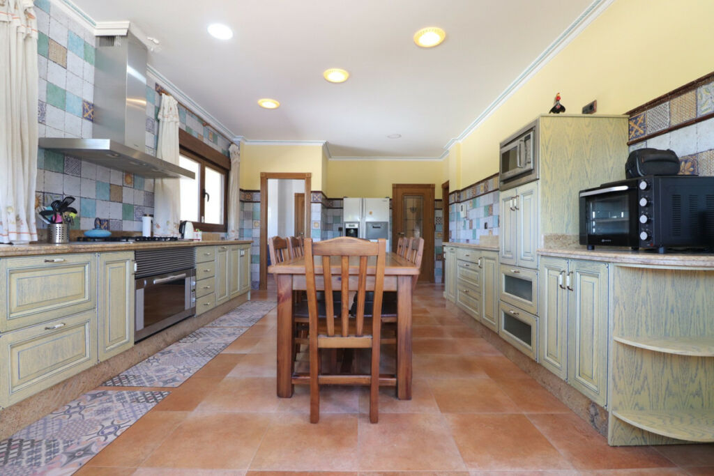 Detached Villa Callosa de Segura Alicante - image 4