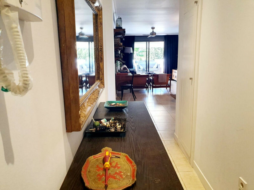 Middle Floor Apartment Estepona Málaga - image 6