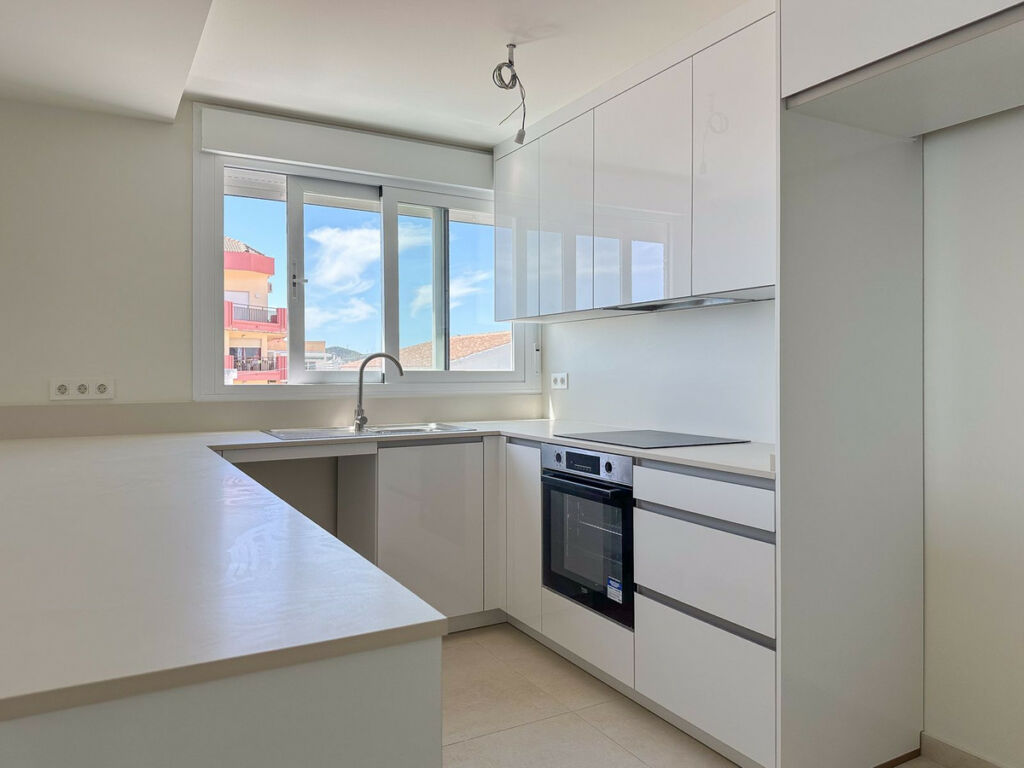 Middle Floor Apartment Fuengirola Málaga - image 6