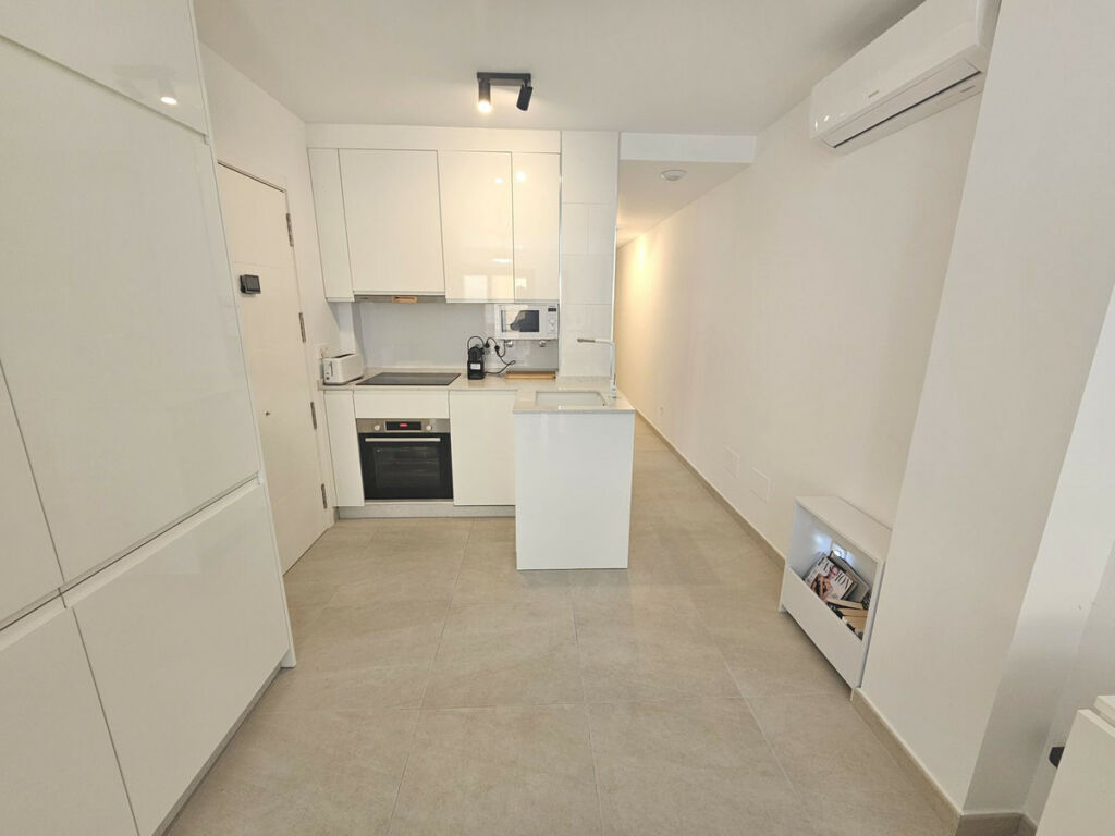 Middle Floor Apartment Fuengirola Málaga - image 6