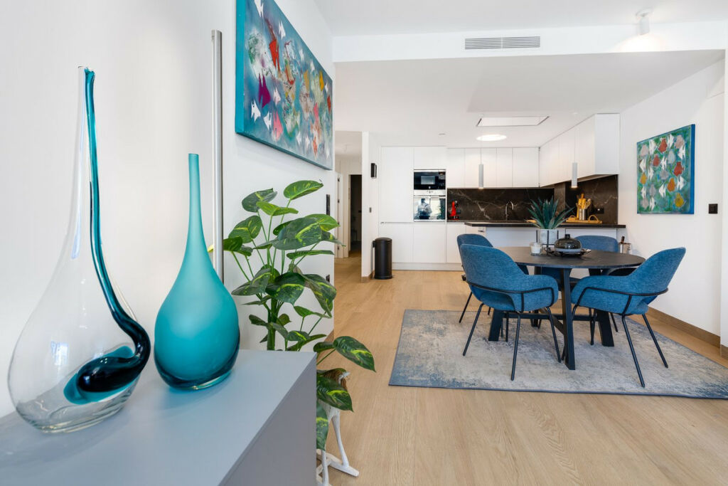 Middle Floor Apartment Torrevieja Alicante - image 6