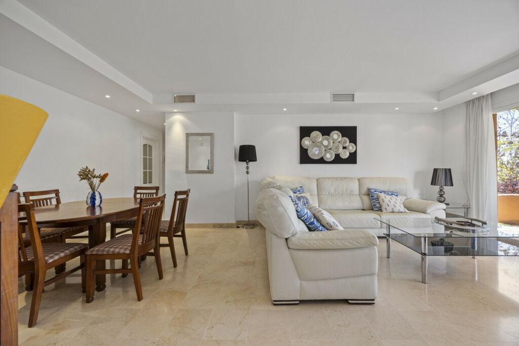 Middle Floor Apartment Marbella Málaga - image 9