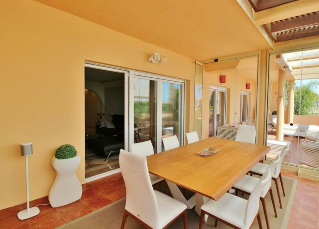 Middle Floor Apartment Nueva Andalucía Málaga - image 6