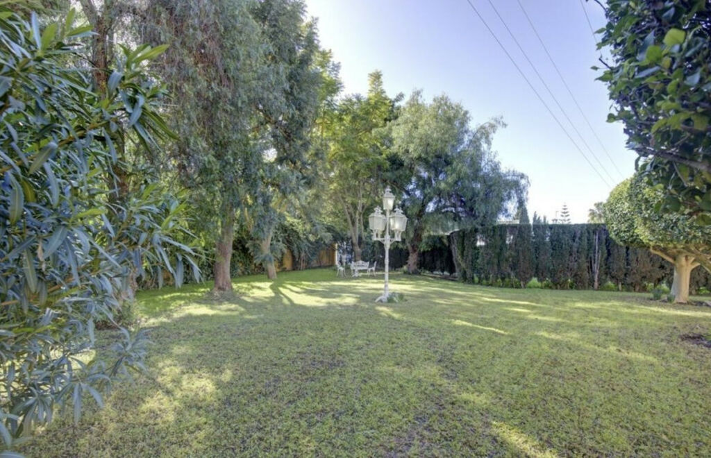 Detached Villa El Rosario Málaga - image 11