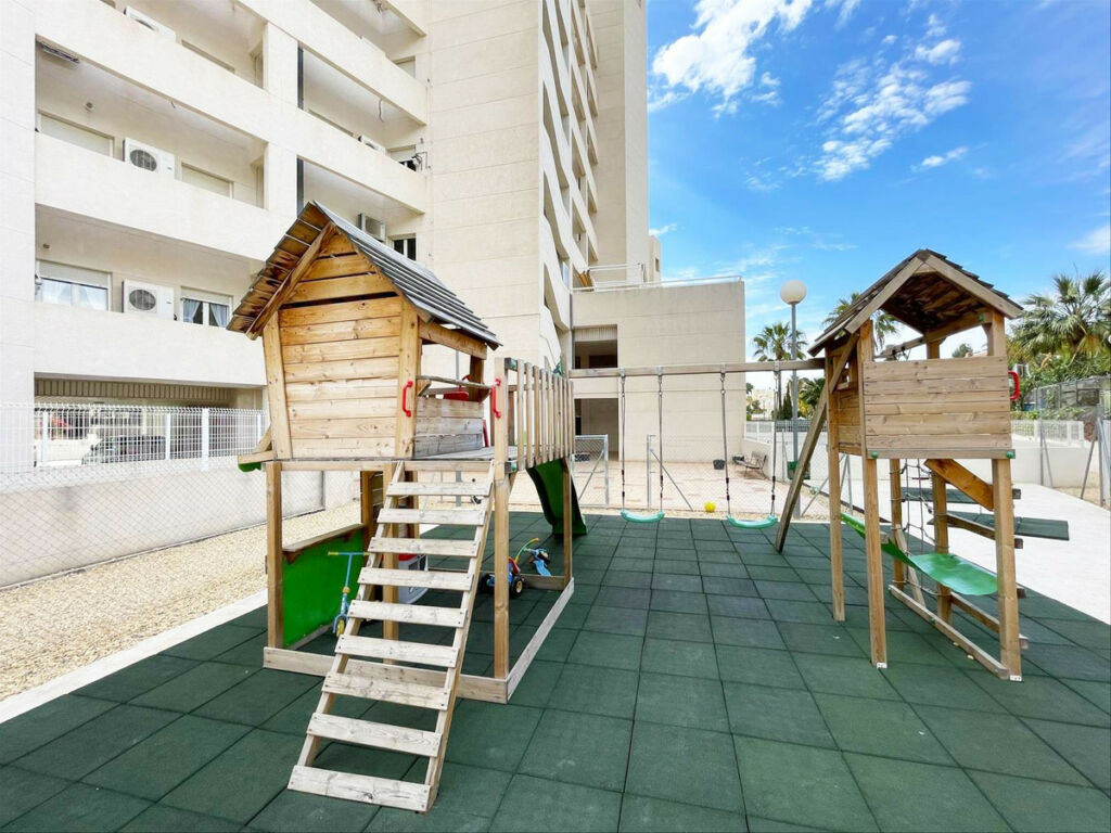 Middle Floor Apartment Calpe Alicante - image 6