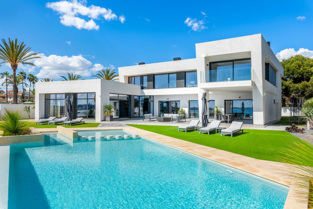 Detached Villa Cabo Roig Alicante