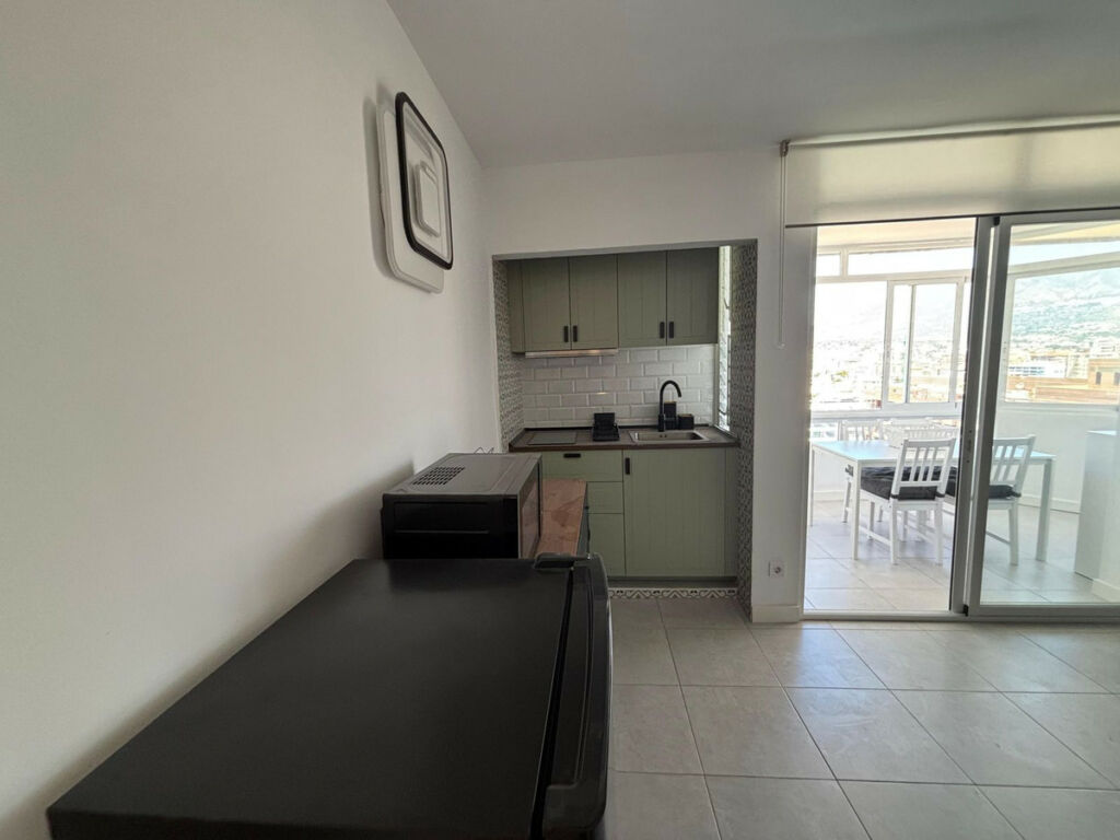 Middle Floor Apartment Fuengirola Málaga - image 6