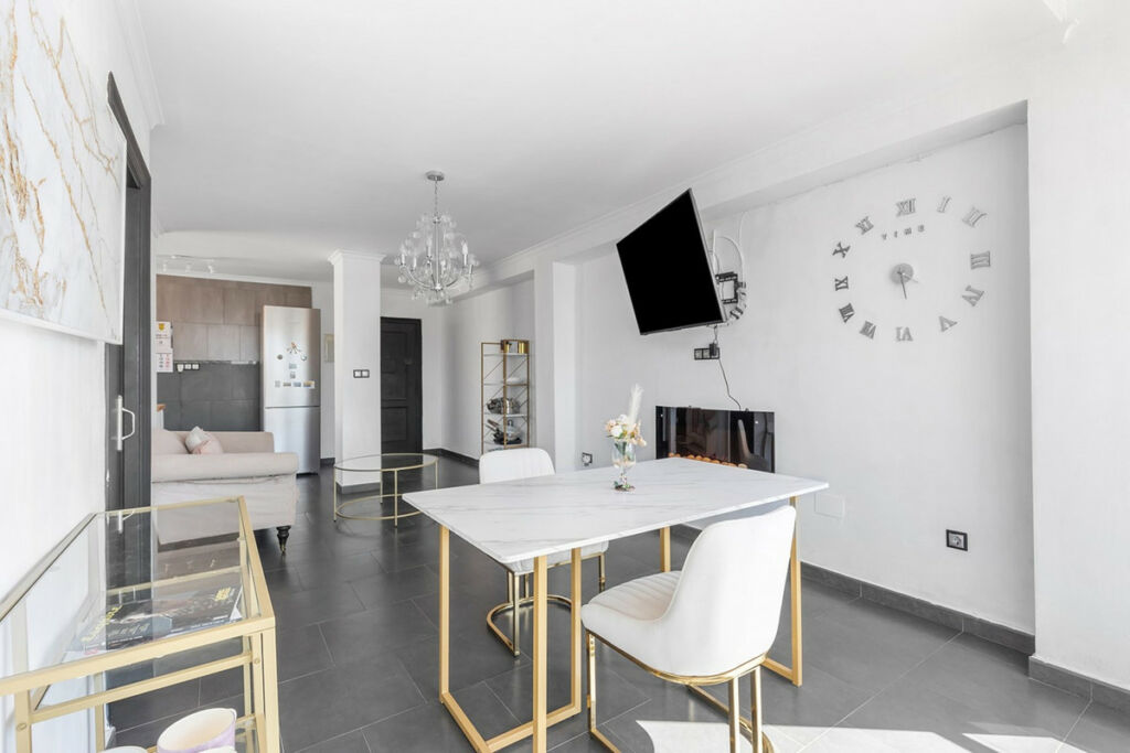 Middle Floor Apartment Daya Nueva Alicante - image 3