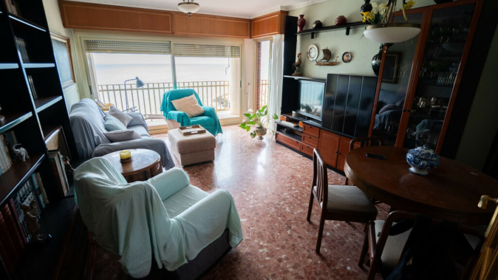 Middle Floor Apartment Torrevieja Alicante - image 6