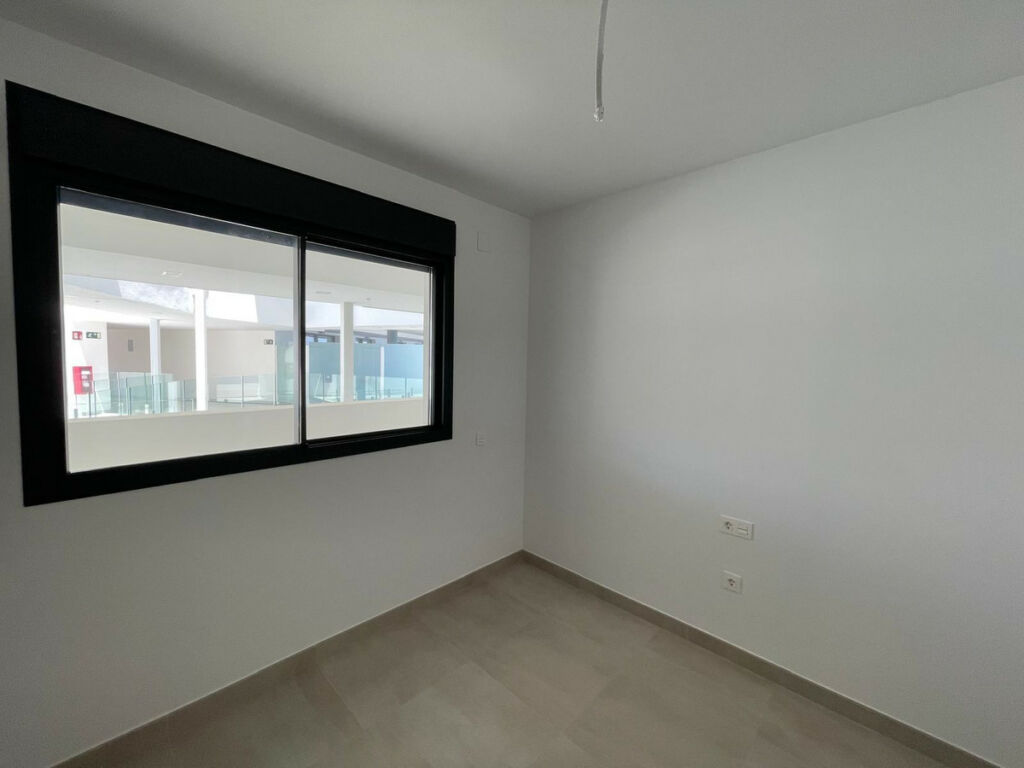Middle Floor Apartment Carvajal Málaga - image 6