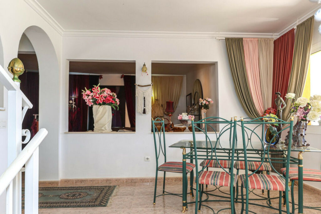 Townhouse Monda Málaga - image 6