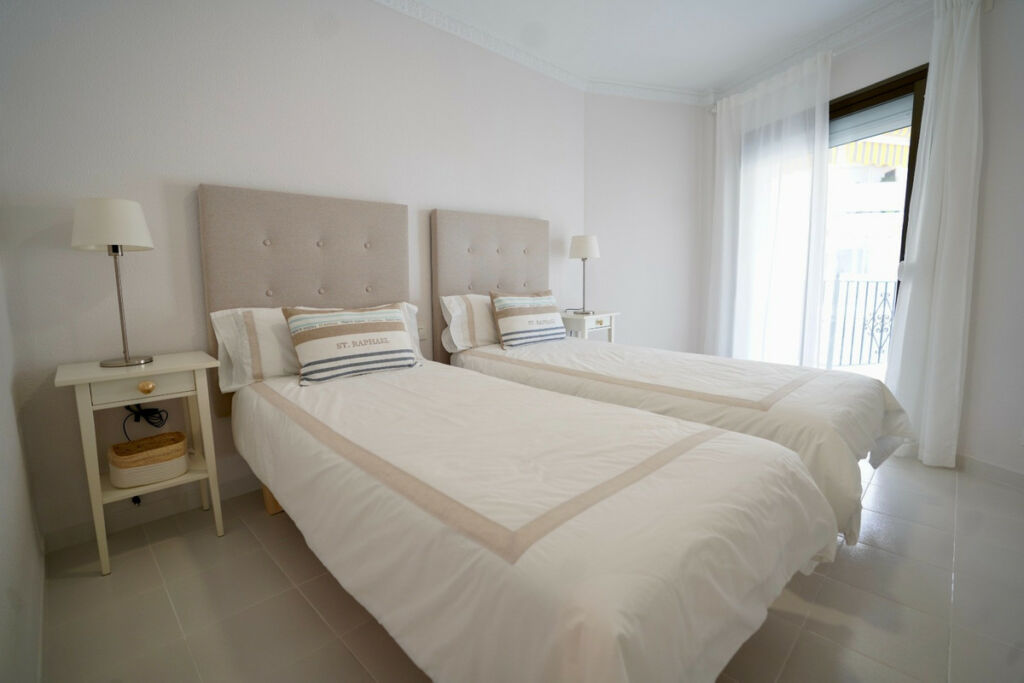 Middle Floor Apartment Marbella Málaga - image 6