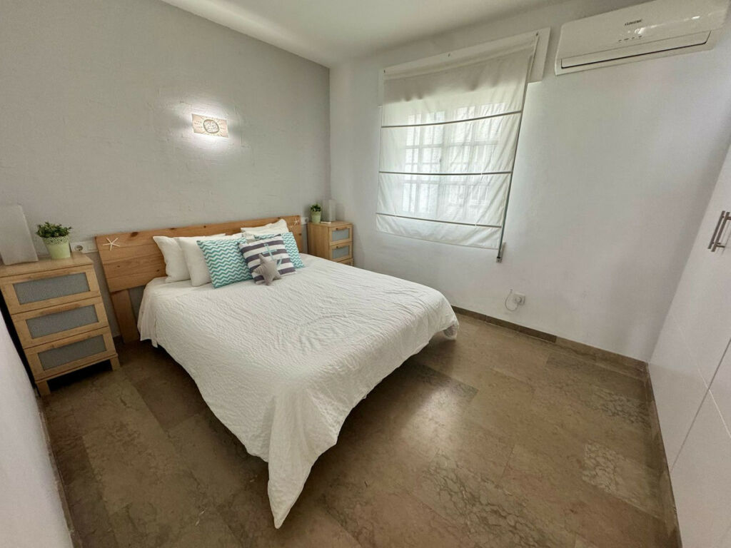 Middle Floor Apartment Los Boliches Málaga - image 6