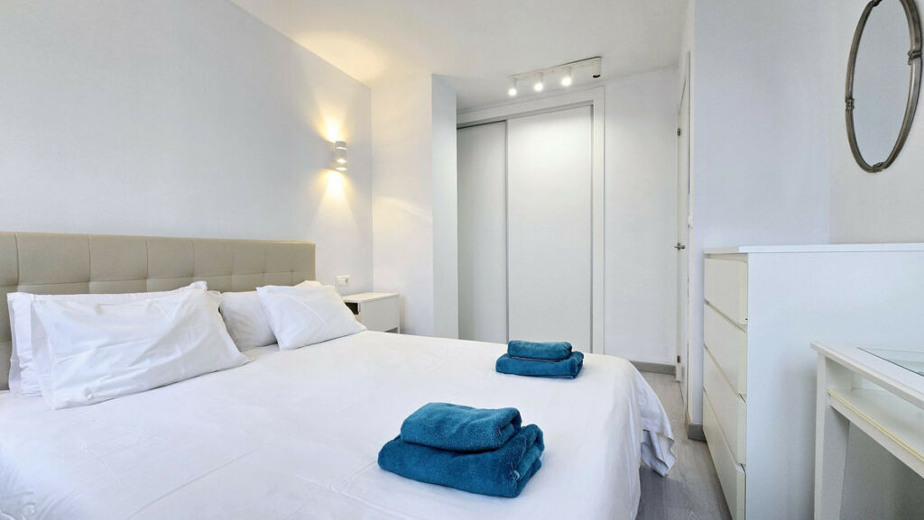Middle Floor Apartment Puerto Banús Málaga - image 6