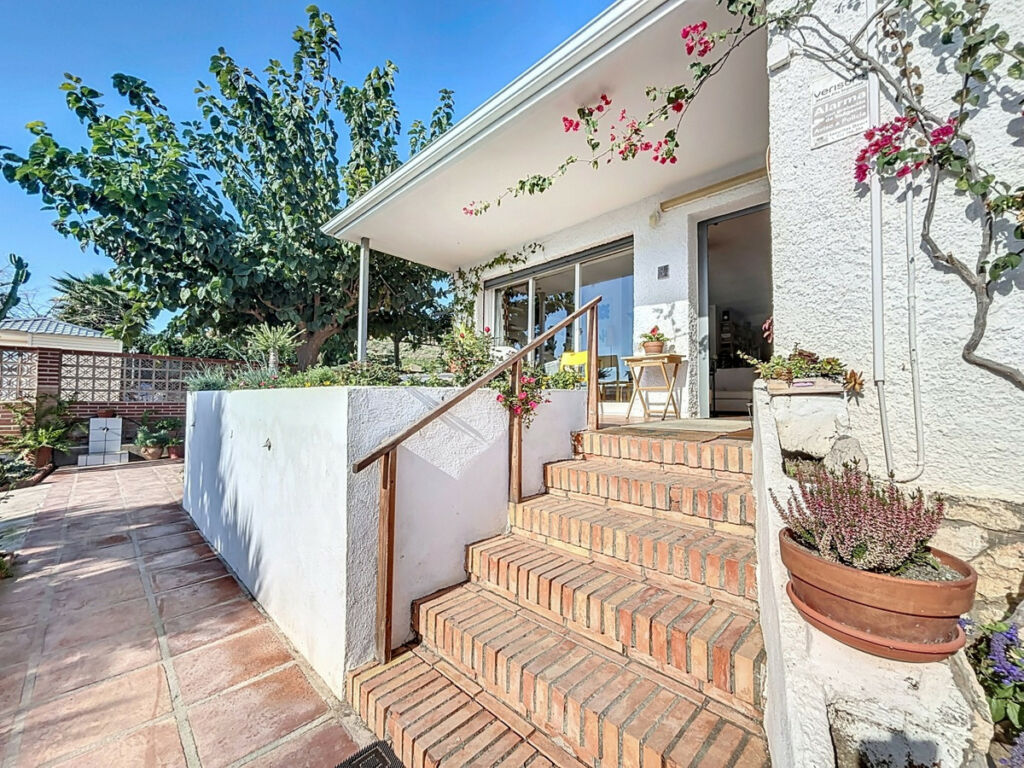 Detached Villa Almayate Málaga - image 7