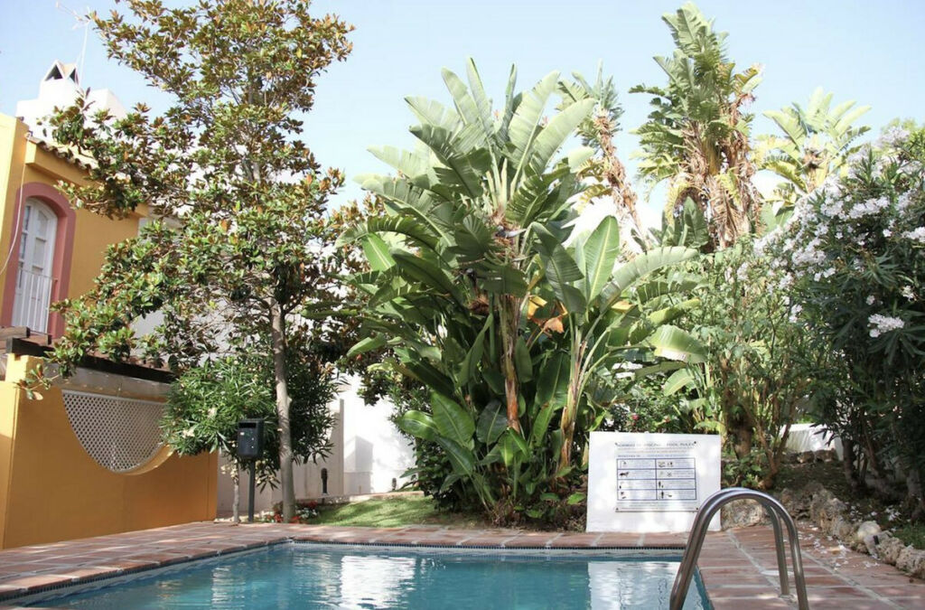 Townhouse Nueva Andalucía Málaga - image 6