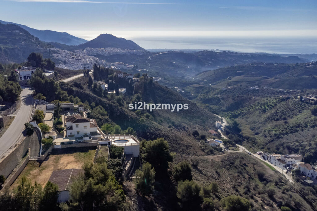 Detached Villa Frigiliana Málaga - image 6