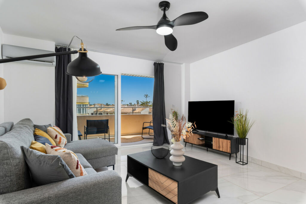 Middle Floor Apartment La Zenia Alicante - image 6