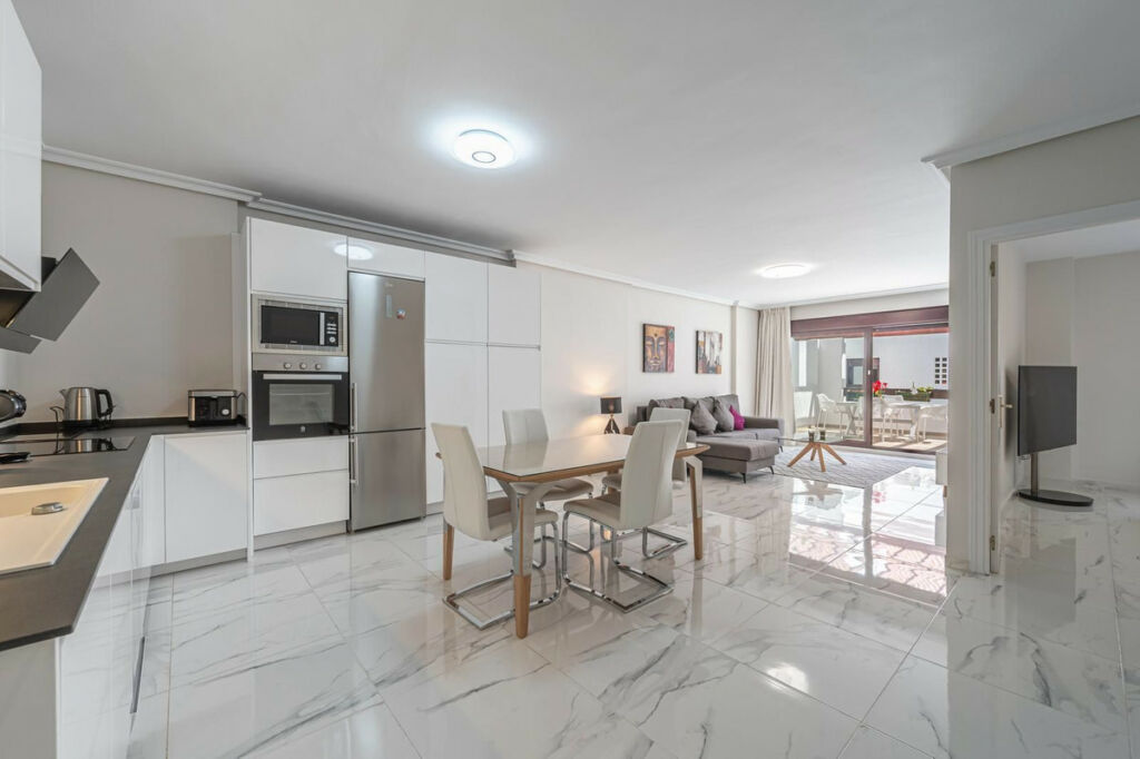 Ground Floor Apartment Nueva Andalucía Málaga - image 9