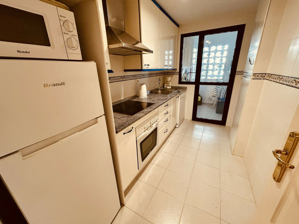 Ground Floor Apartment La Duquesa Málaga - image 6