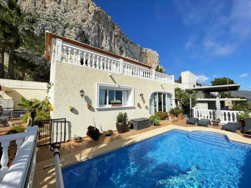 Detached Villa Calpe Alicante - image 6