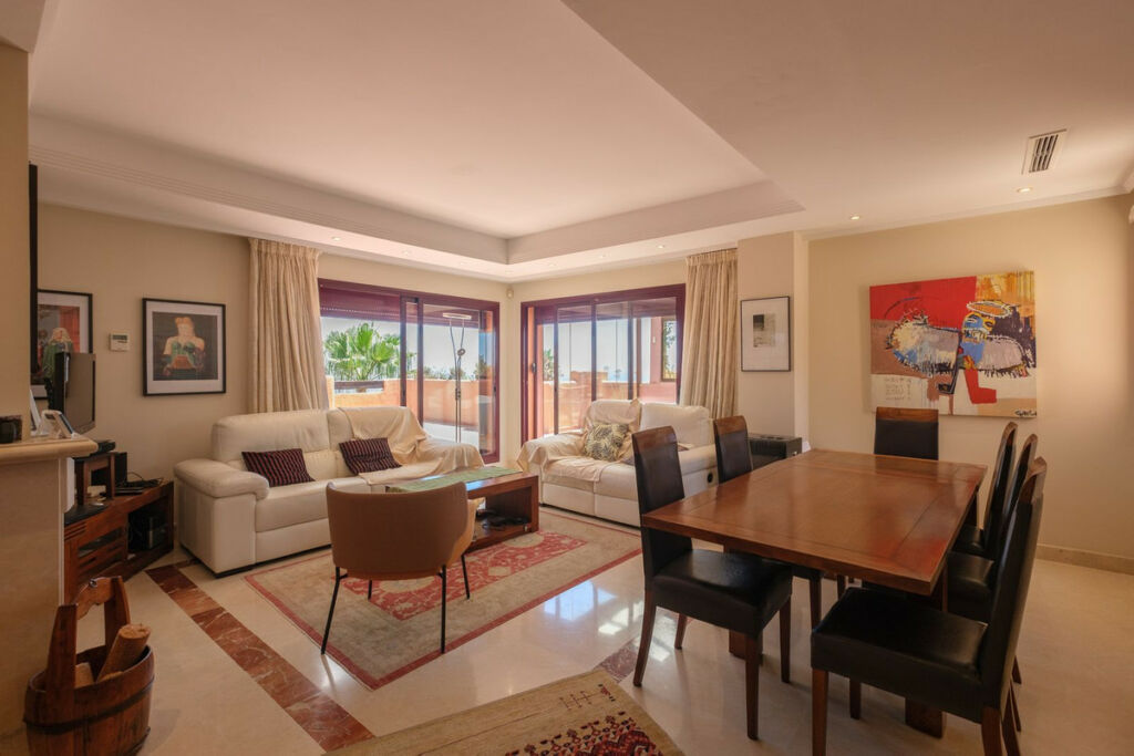 Top Floor Apartment La Mairena Málaga - image 6